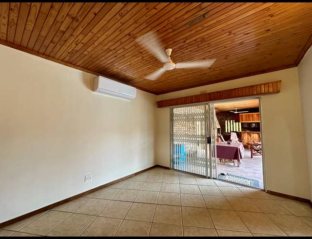 4 BEDROOM HOUSE FOR SALE IN MEER EN SEE